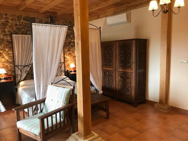Apartamentos El Jardin Del Poeta Guijo de Granadilla 객실 사진