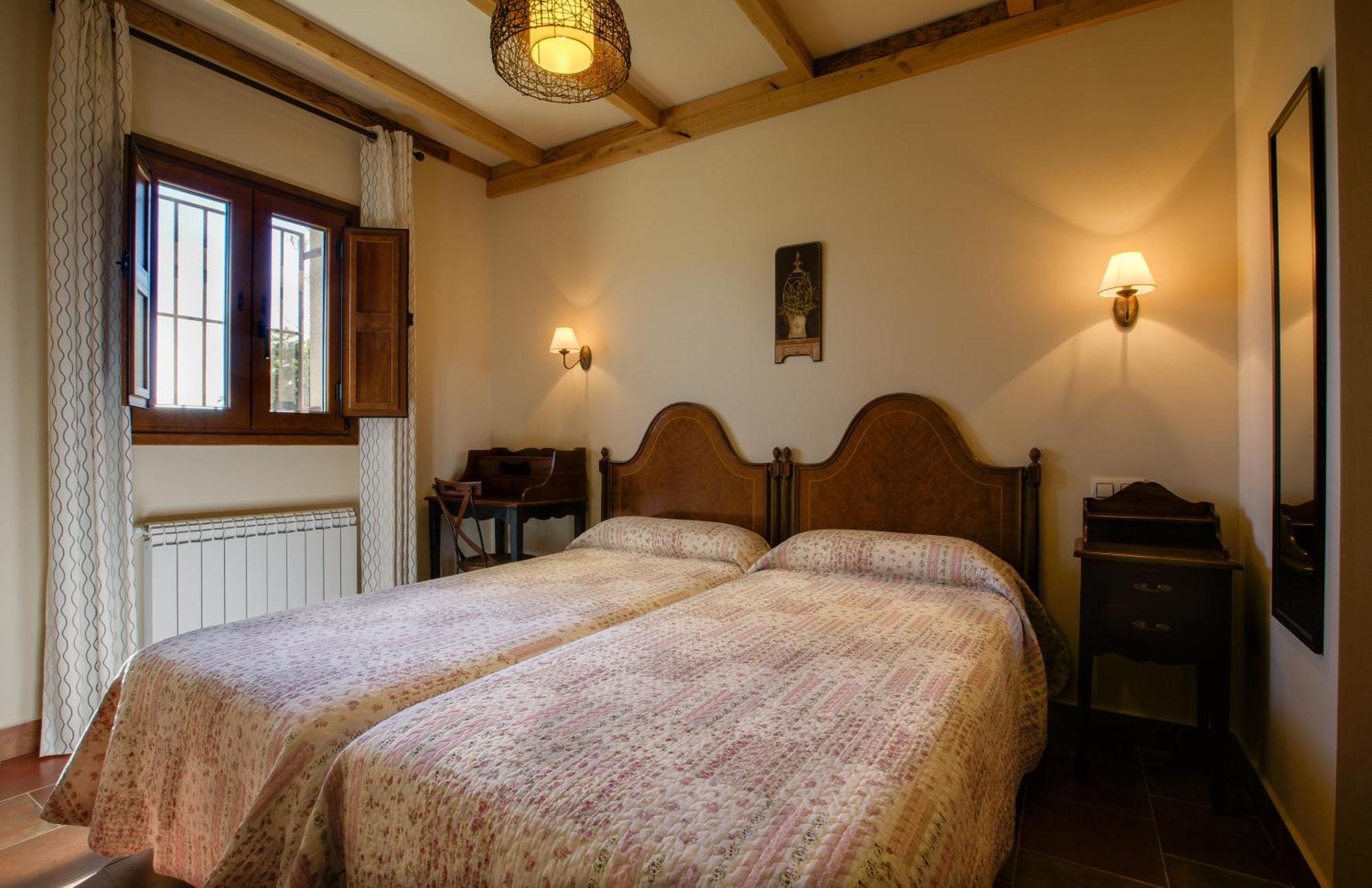 Apartamentos El Jardin Del Poeta Guijo de Granadilla 객실 사진