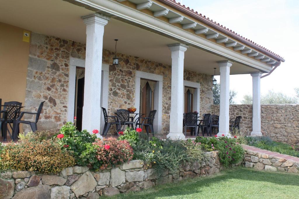 Apartamentos El Jardin Del Poeta Guijo de Granadilla 객실 사진